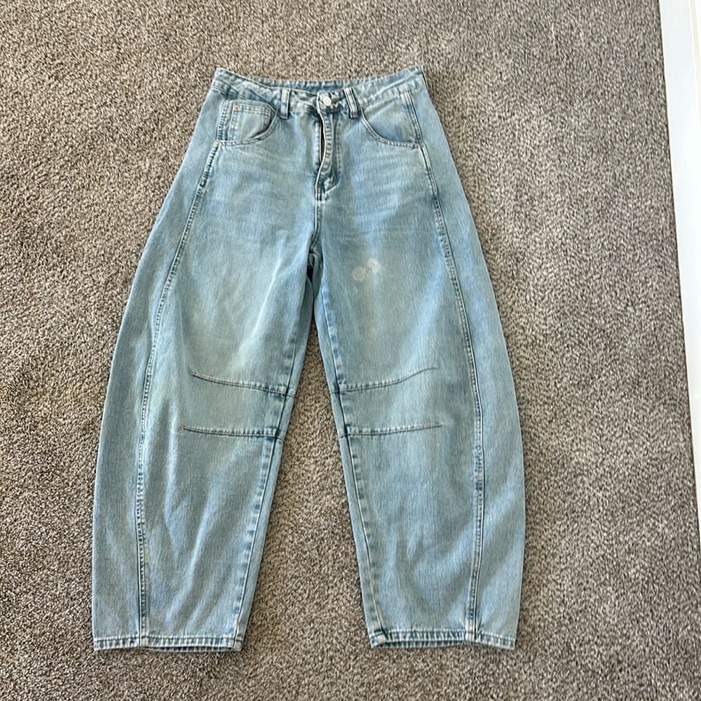 Barrel jeans
